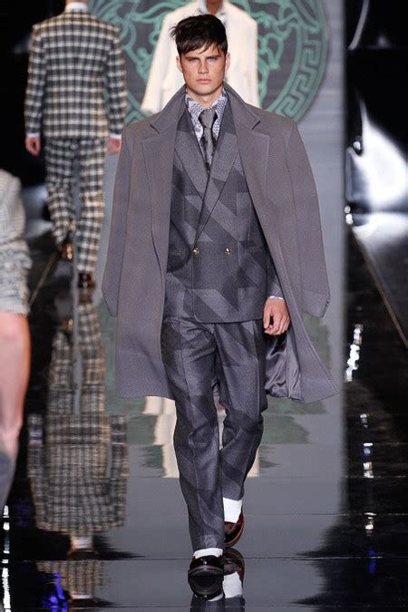 Versace: Fall 2013 Menswear 